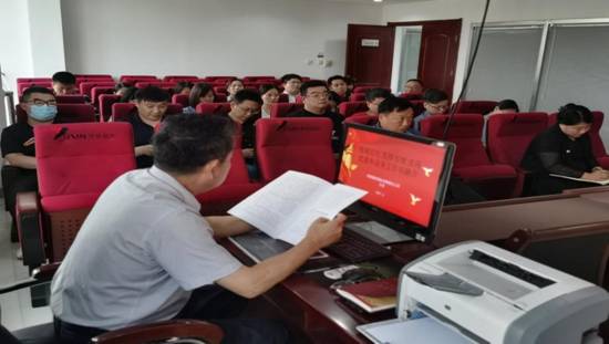 “精確定位，發(fā)揮引領(lǐng)，實(shí)現(xiàn)黨建和業(yè)務(wù)工作雙融合”主題黨課活動(dòng)