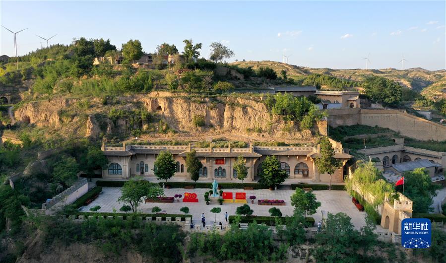 (新華全媒頭條·圖文互動)(1)百年初心成大道 萬里征程作雄行——以習(xí)近平同志為核心的黨中央領(lǐng)導(dǎo)開展黨史學(xué)習(xí)教育紀(jì)實